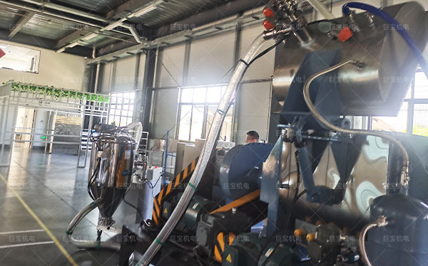 真空加料機(jī)+混合機(jī):密閉輸送鏈的“黃金搭檔”